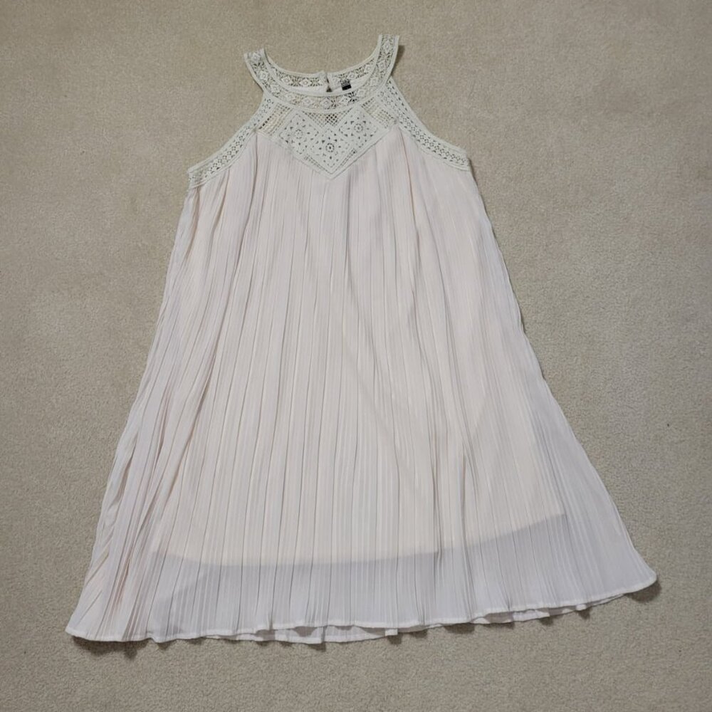 Zesica Women's Cream Sleeveless Lace Detail Pleated Dress, Size Large